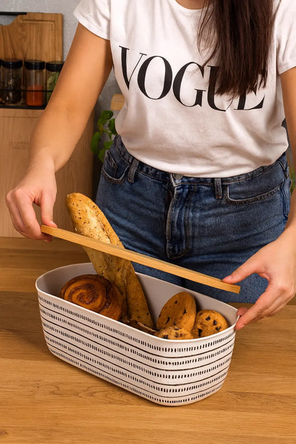 Bread Storage Box With Bamboo Cutting Board Lid